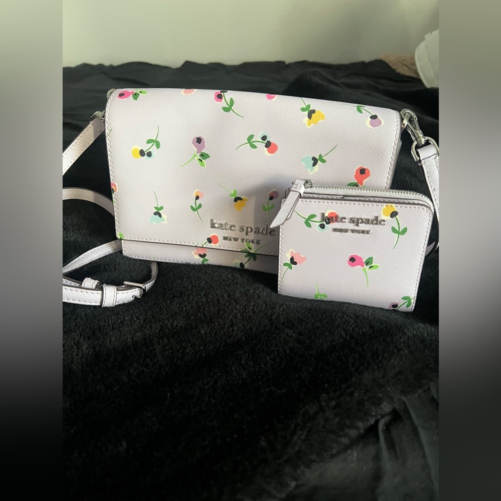 *RARE Kate Spade New
York Cameron Floral
Ditsy Convertible Crossbody and wallet